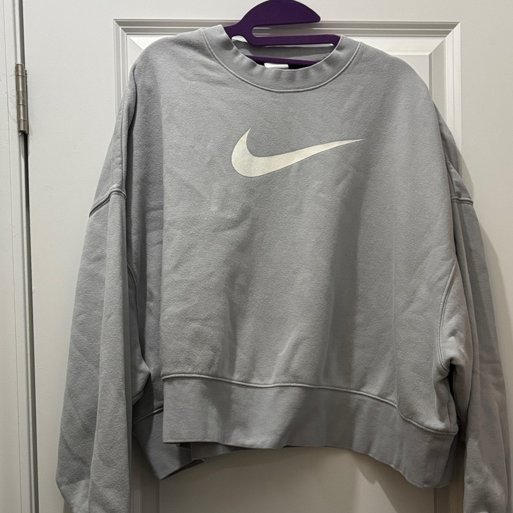 Nike Women's Light Gray Crew Neck Sweater